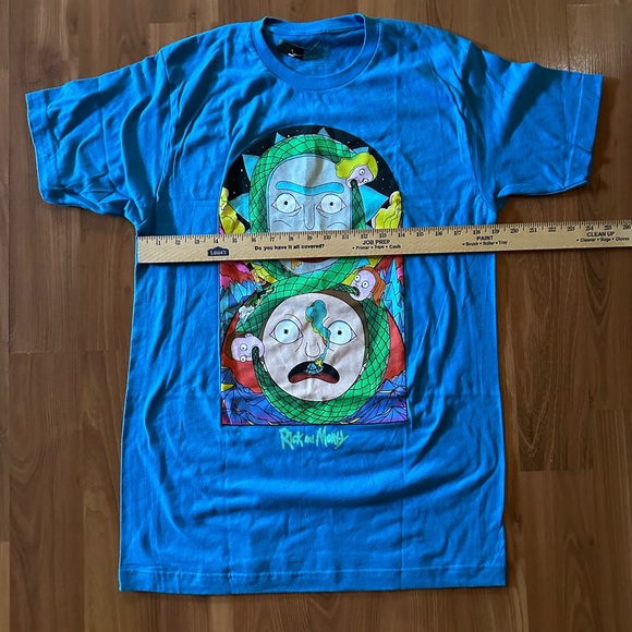 NWT Rick And Morty Infinity Snake T-Shirt size Medium Hot Topic 🆕 - Picture 5 of 7